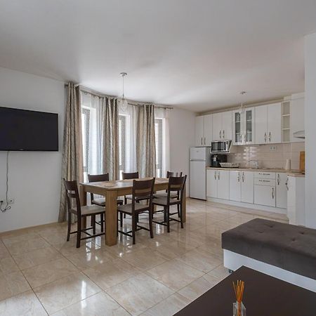 Sea Garden Marina 2 Apartment Varna Exteriör bild