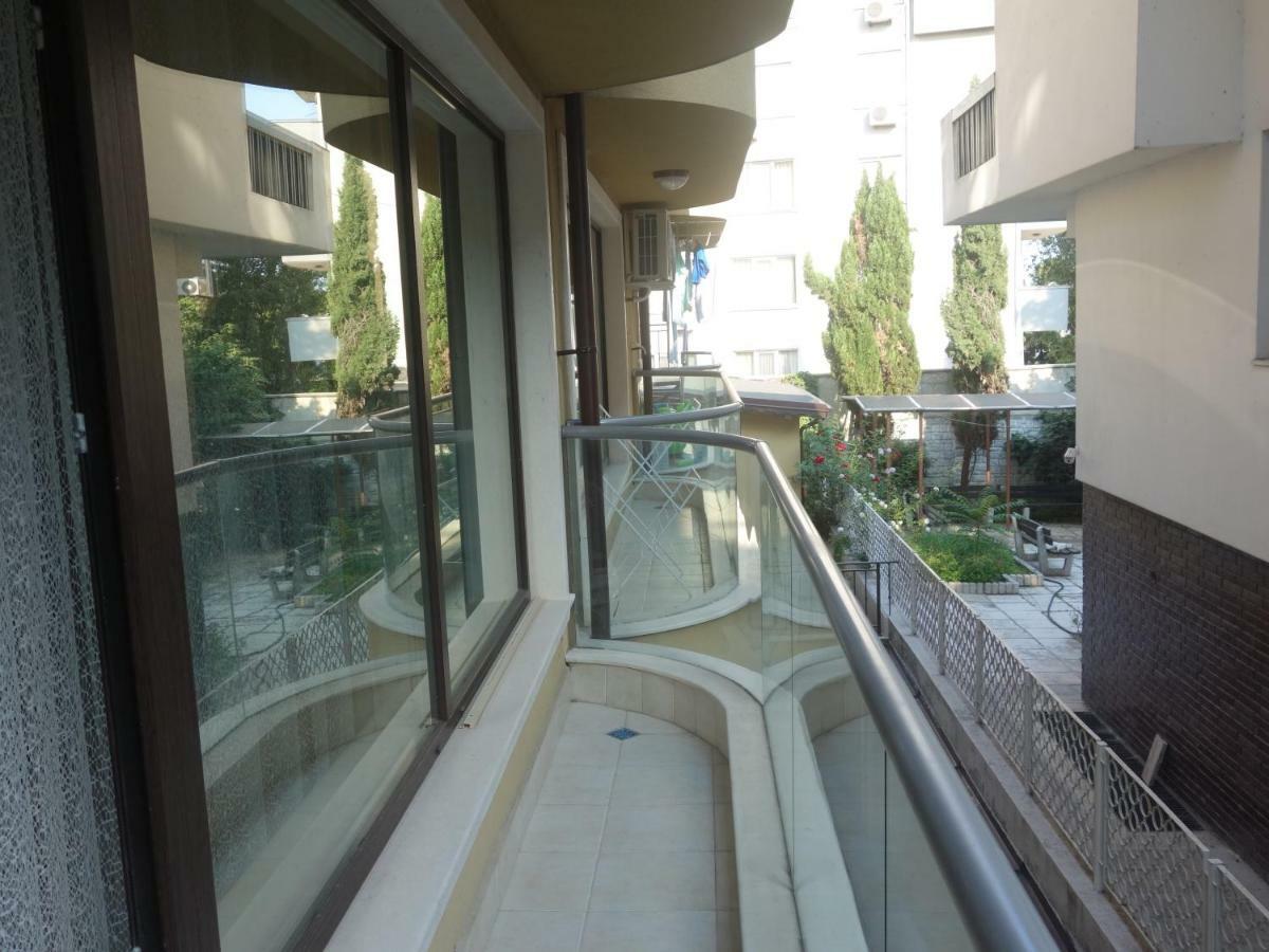 Sea Garden Marina 2 Apartment Varna Exteriör bild